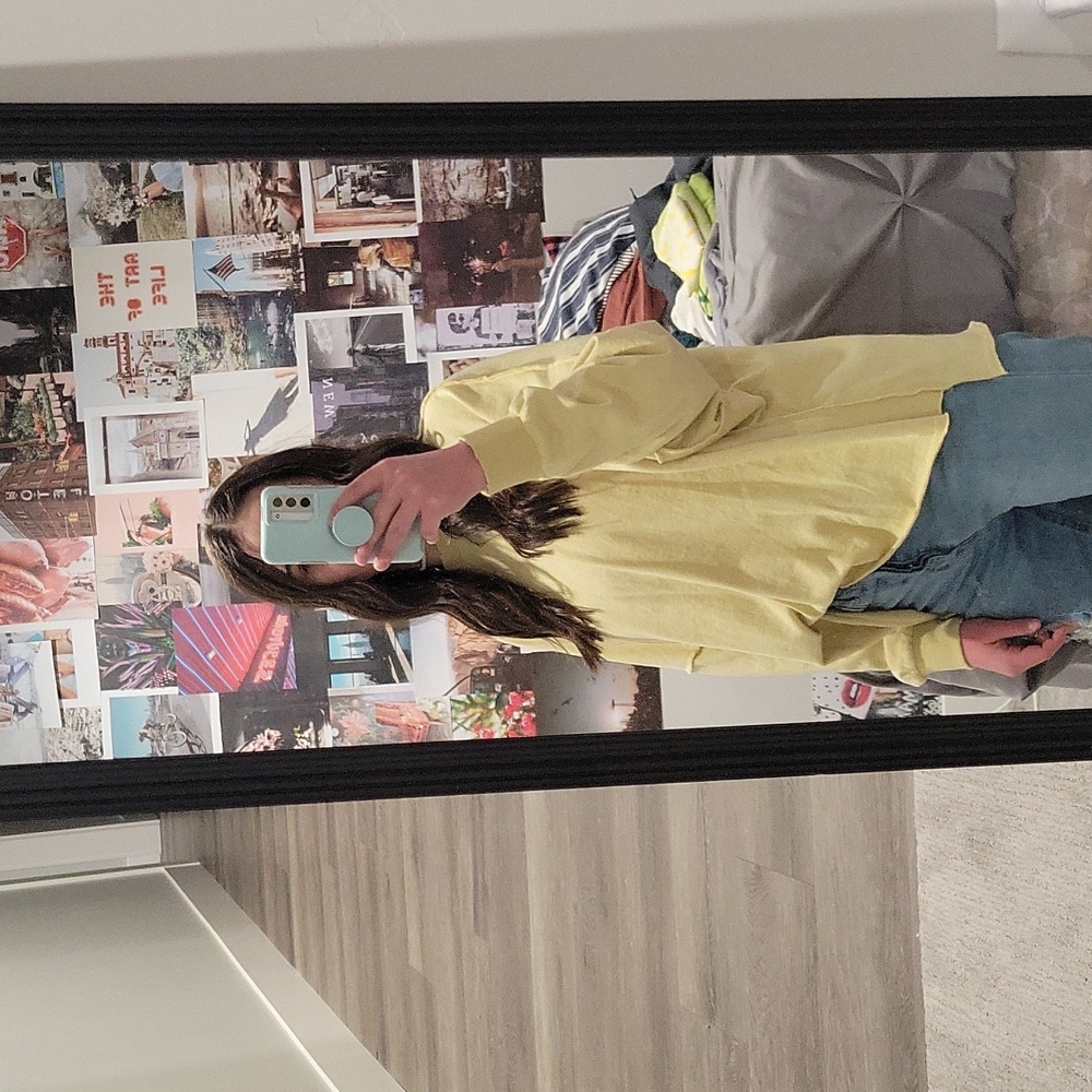 Long sleeved yellow shirt size s/m brand mod reef